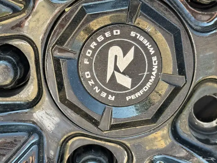 للبيع ديفندر SE موديل 2020 ماشي 70 الف كندي 15