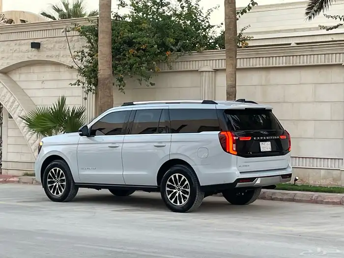 فورد اكسبديشن 2025 بلاتينيوم عداد (9 الاف) قمه بالنظافه 11