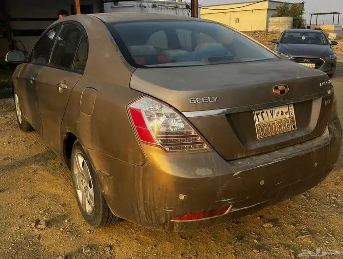 للبيع سيارة جيلي 2012 2