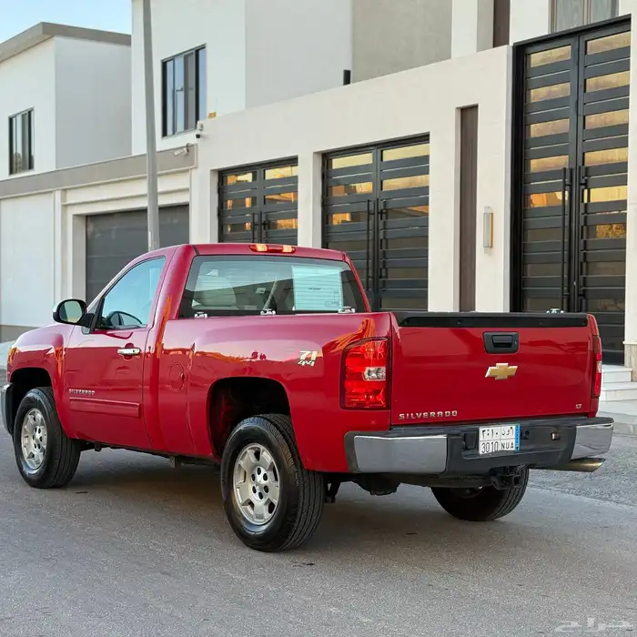 سلفرادو 2013 z71 فل دبل ( V8 ) 5.3 لون احمر 2