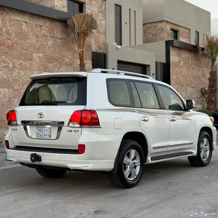 لاندكروزر VXR 2015 فكسار بريمي ( وكالة ) 12