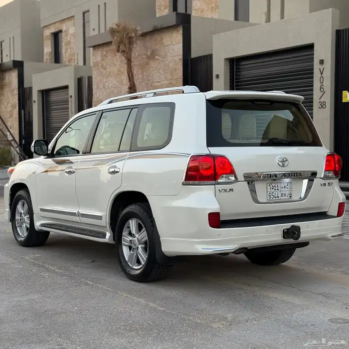 لاندكروزر VXR 2015 فكسار بريمي ( وكالة ) 6