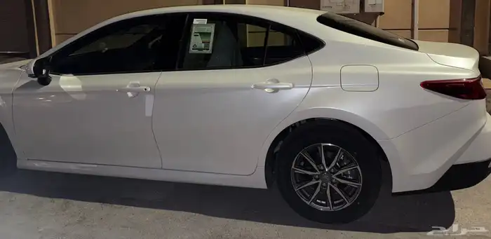 كامري 2025 فئة e 8