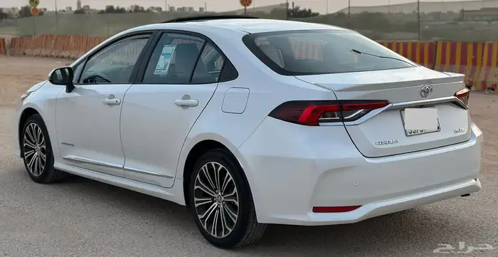 تويوتا كورولا 1.5 فل كامل 2021 16