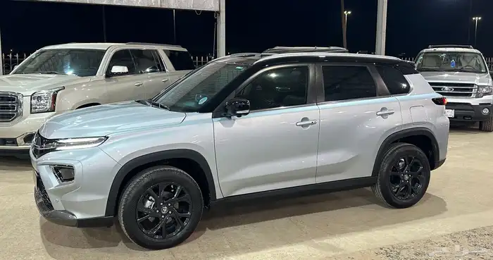 تويوتا اوربان 2025 عداد 1500 كيلو فل كامل بحالة الجديد 3