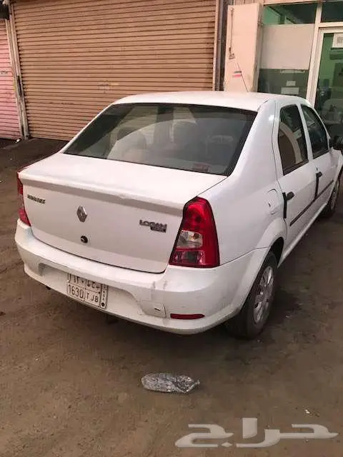 سياره سيدان رينو لوغان 2009 بيضاء بحاله جيده جدا 3