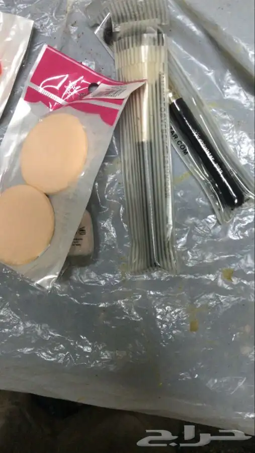 عطر نسائي وريموت جراح واكواب حافظة للحرارة 7