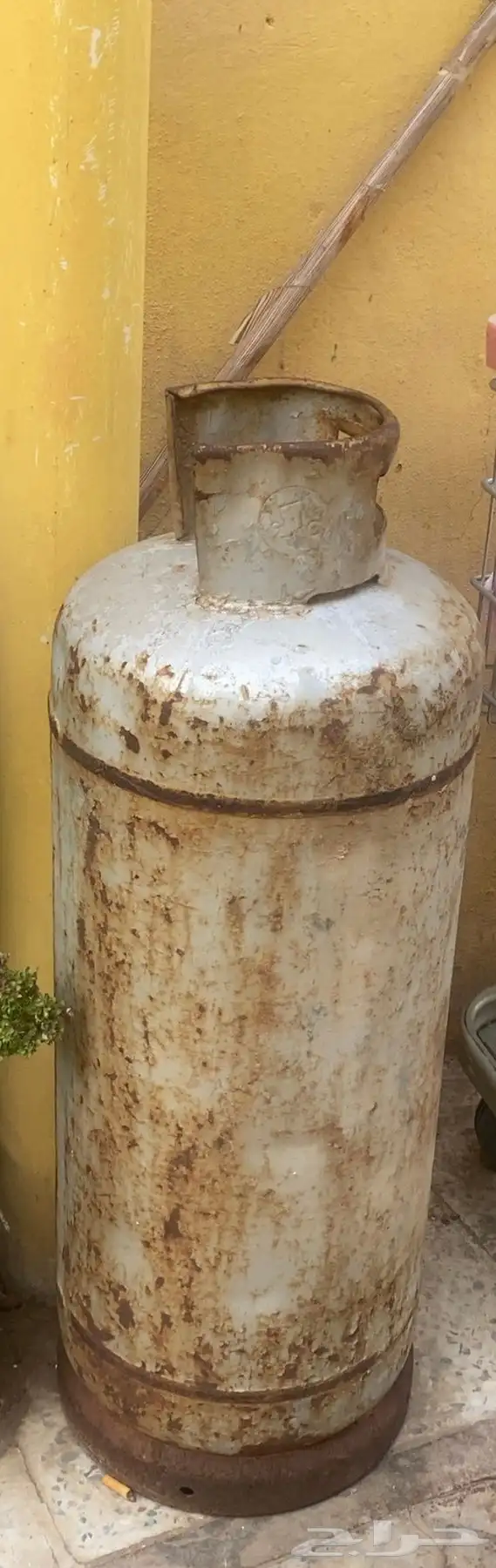 اسطوانه طويلة قديمه للبيع 0