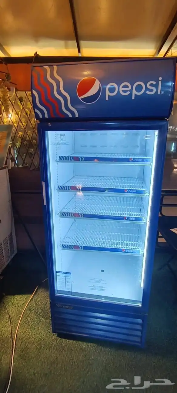 ثلاجة ببسي للمطاعم نظيفة جدا باب واحد زجاجي كبير 0