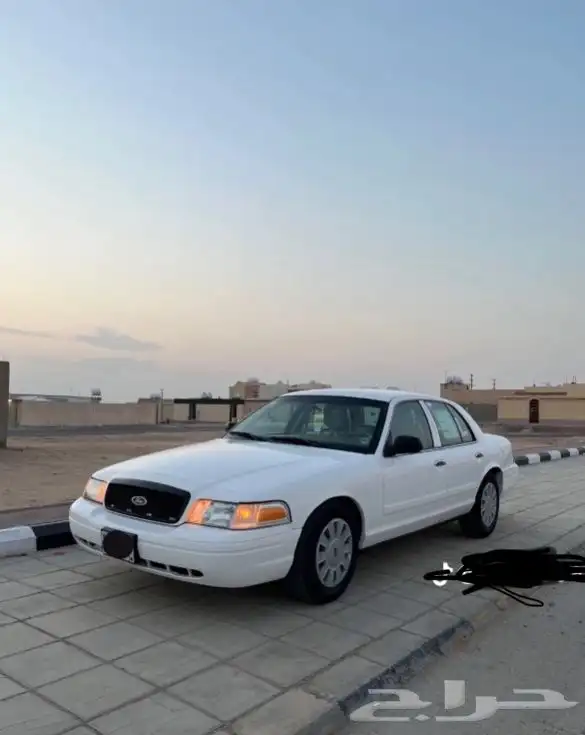 فورد فكتوريا بوليسي 2011 3