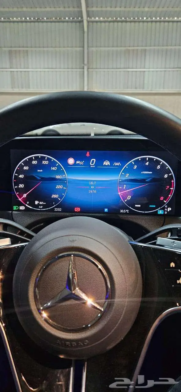 مرسيدس E200 2025 11