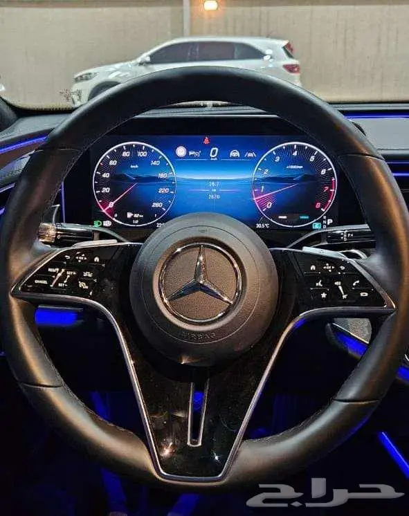 مرسيدس E200 2025 10