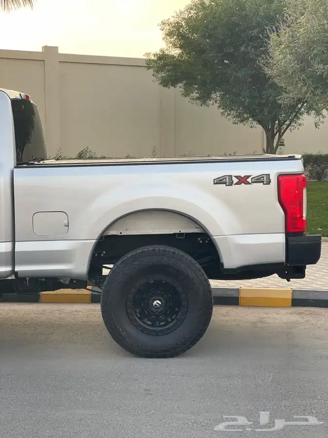 فورد f350 غمارتين مجهزه وعداد قليل مديل 2019 3