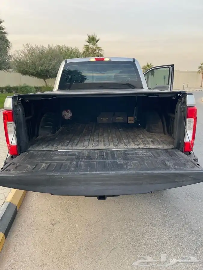 فورد f350 غمارتين مجهزه وعداد قليل مديل 2019 24