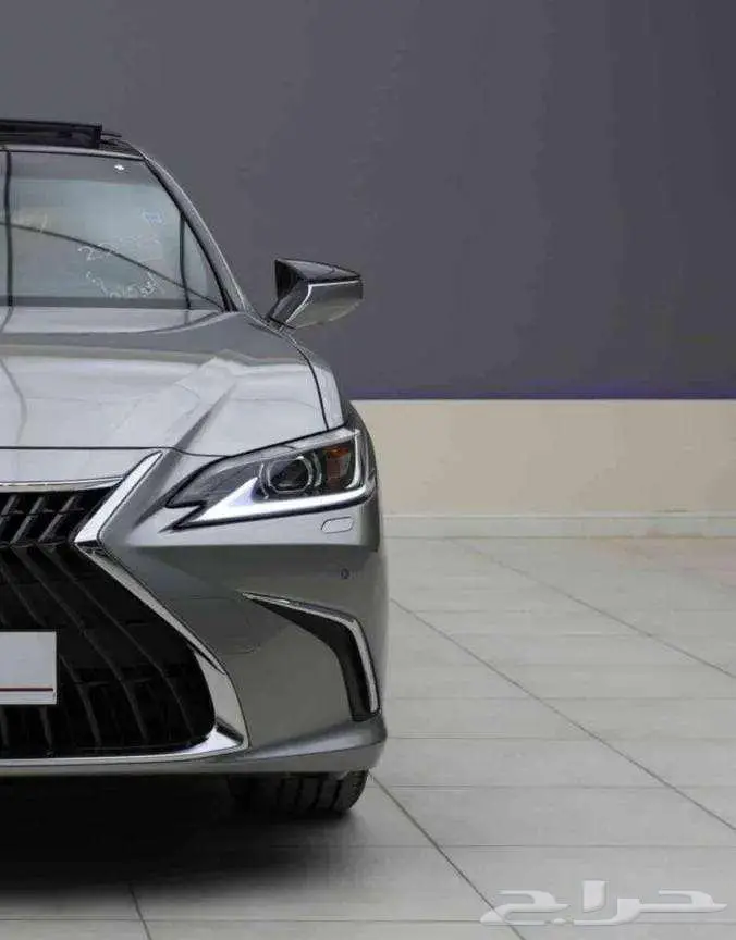 تتوفر فئات لكزس ES اصفار سعودي نظام دفعتين سعودي او نقد 10
