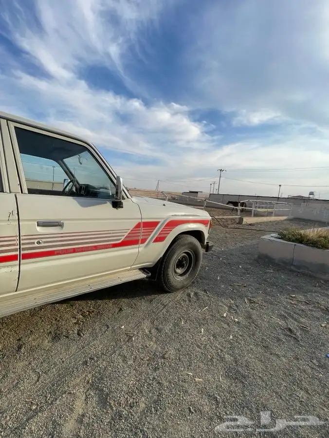 لاندكروزر صالون 1