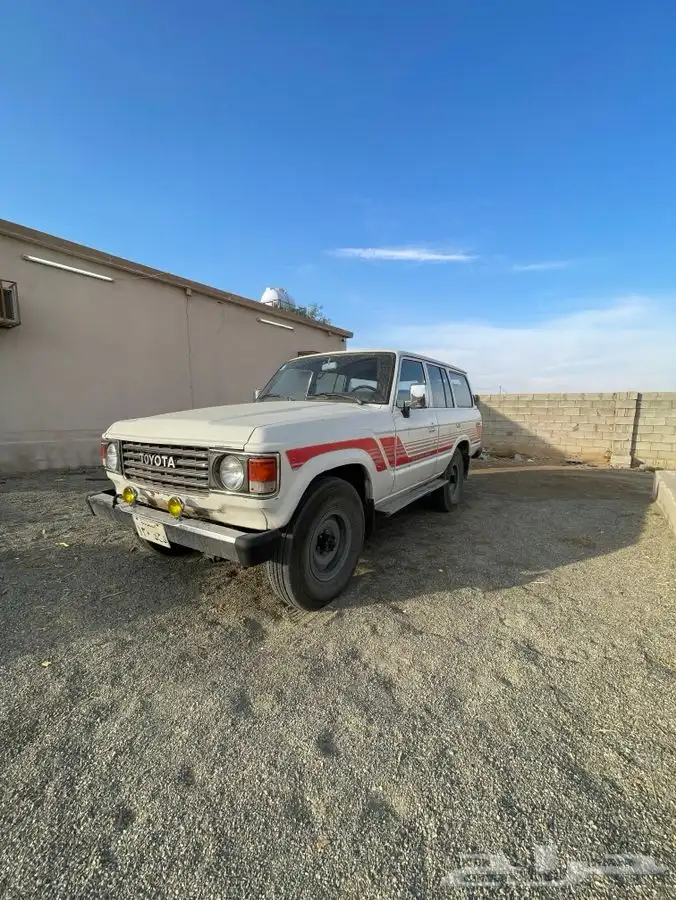 لاندكروزر صالون 3