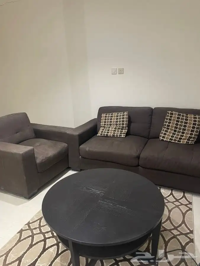 كنب 6 كراسي مع طاولة كبيره و صغيره ايكيا 2