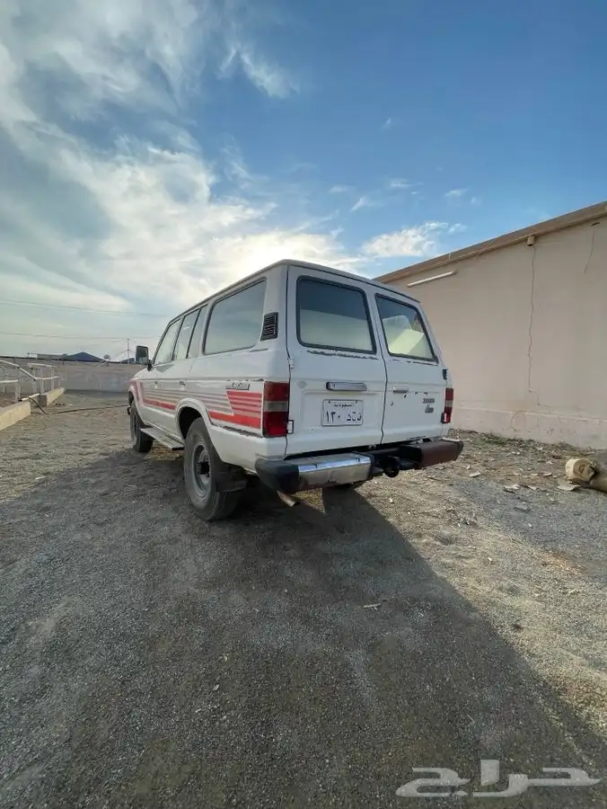 لاندكروزر صالون 15