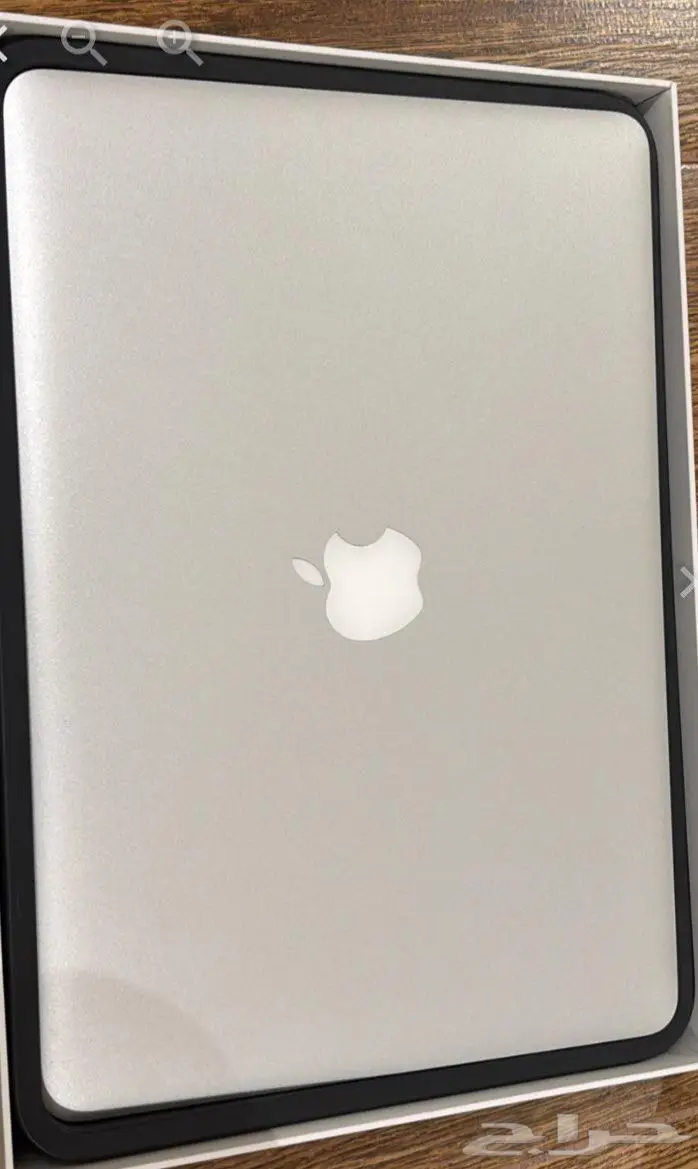 ماك بوك اير نظيف وكالة لم يستخدم الا 4 مرات بكامل ملاحقته 1