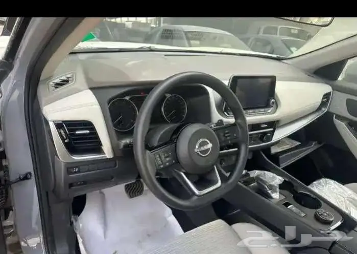 نيسان اكس تريل ستاندر 7 راكب دبل صيانة مجانية كاش وتقسيط 4