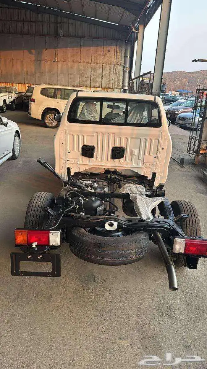 تويوتا هايلكس غماره ديزل بدون صندوق ماكينه 2.4 موديل 2025 6