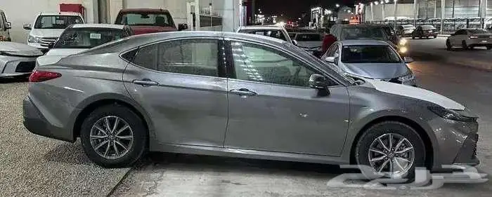 تويوتا كامري Eستاندر بنزين 2025 سعودي مبيعات البنوك 13