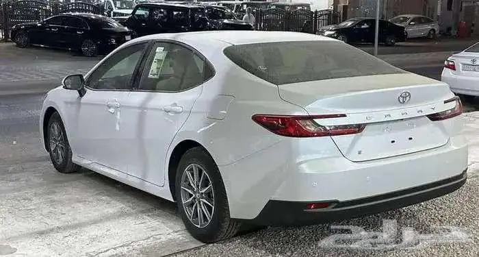 تويوتا كامري Eستاندر بنزين 2025 سعودي مبيعات البنوك 6