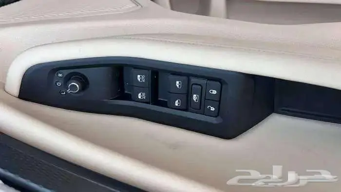 جيب جراند شيروكي لاريدو 2025 10