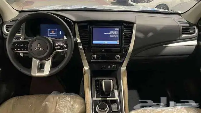 ميتسيوبشي مونتيرو نص فل 2025 9