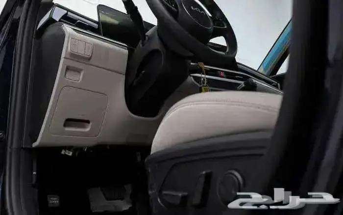 كيا K5 موديل 2025 ستاندر 8