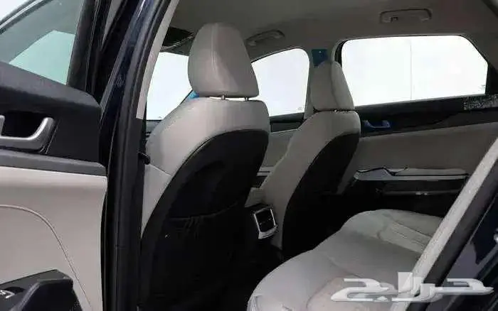 كيا K5 موديل 2025 ستاندر 10