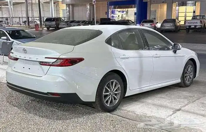 تويوتا كامري Eستاندر بنزين 2025 سعودي مبيعات البنوك 4