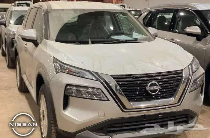 نيسان اكس تريل ستاندر 7 راكب دبل صيانة مجانية كاش وتقسيط 2