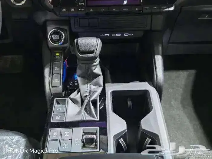 برادو TX موديل 2025 بنزين حبه فقط لون اسود 22