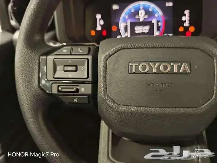 برادو TX موديل 2025 بنزين حبه فقط لون اسود 38