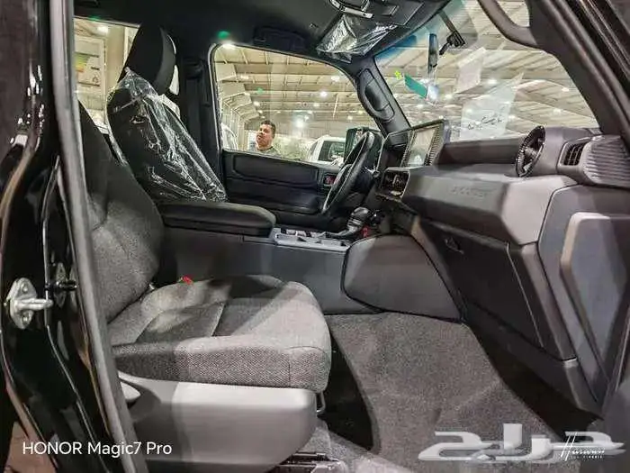 برادو TX موديل 2025 بنزين حبه فقط لون اسود 41