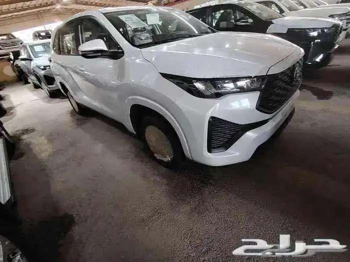 اينوفا موديل 2024 بنزين حبه فقط لون ابيض لؤلؤي 2