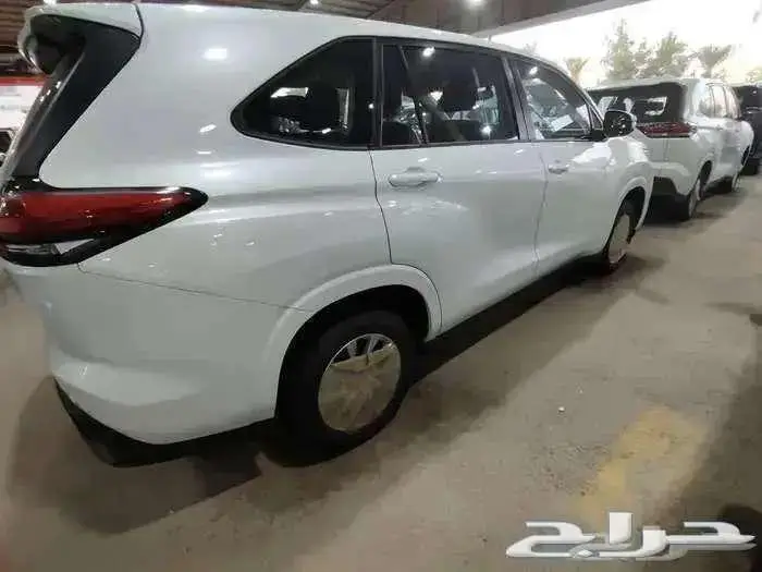 اينوفا موديل 2024 بنزين حبه فقط لون ابيض لؤلؤي 16