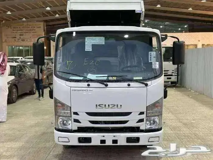 ايسوزو 2025 قلاب 3 طن ديزل كاش وتقسيط 4