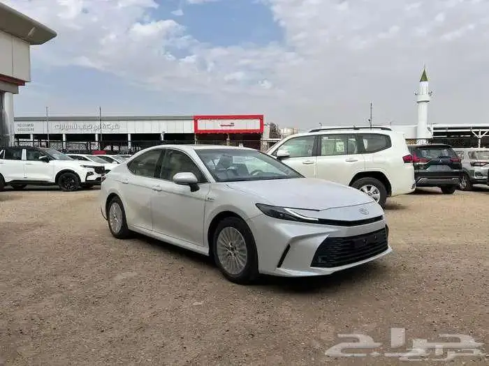 تويوتا كامري E PLUS هايبرد 2025 1