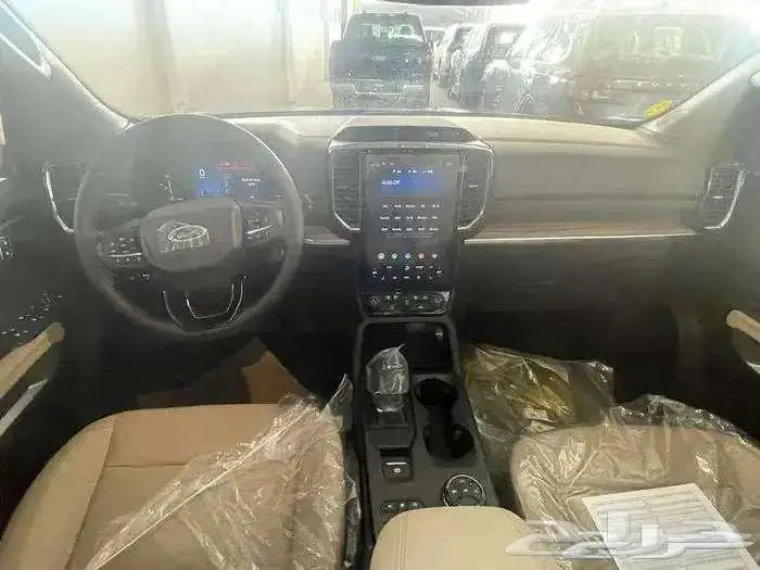 فورد ايفرست ليمتد فل موديل 2024 بطاقه جمركيه 9