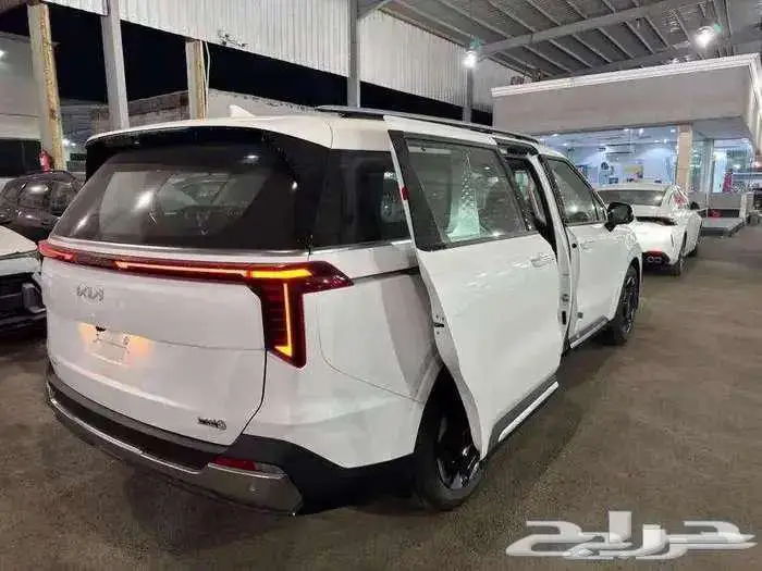 كيا كرنيفال فل كامل موديل 2025 كاش وتمويل 10