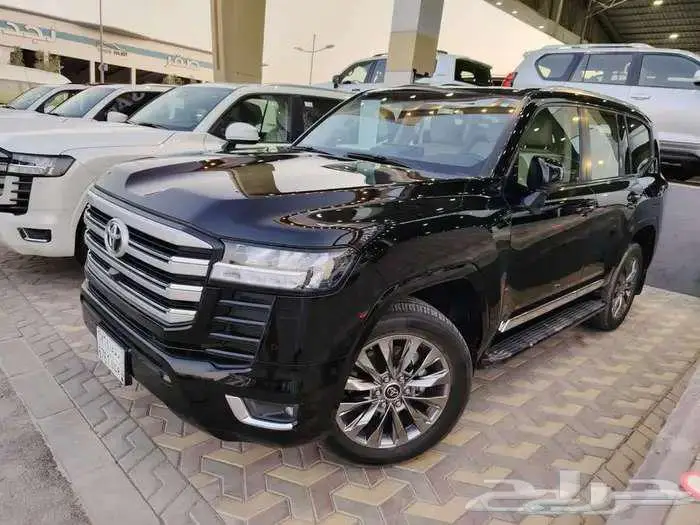 لاندكروزر ديزل اسود 2024 2