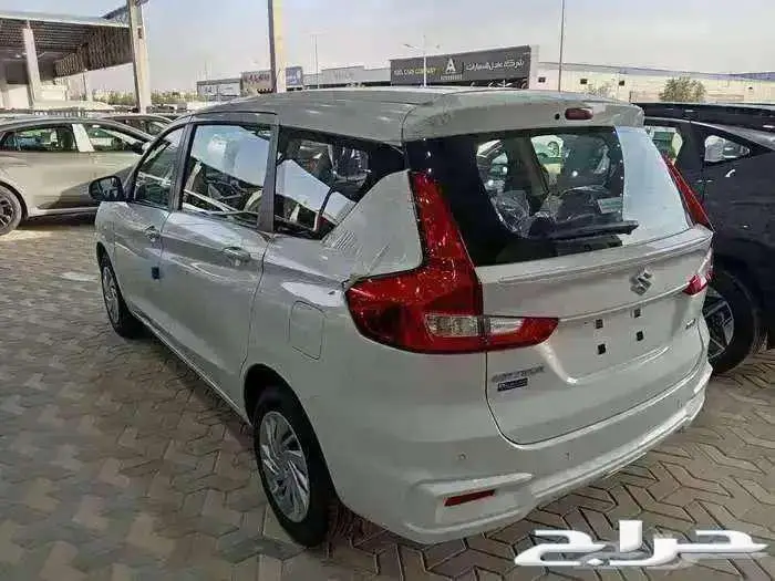 سوزوكي ارتيجا 2025 7