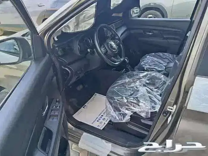 سوزوكي ارتيجا 2025 8