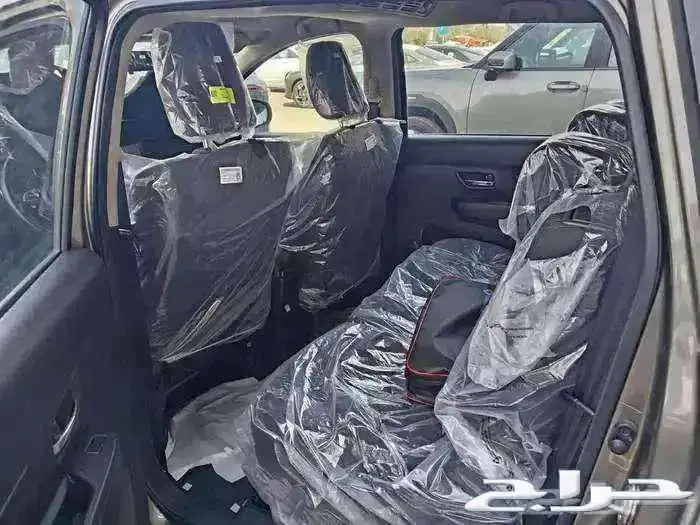 سوزوكي ارتيجا 2025 12