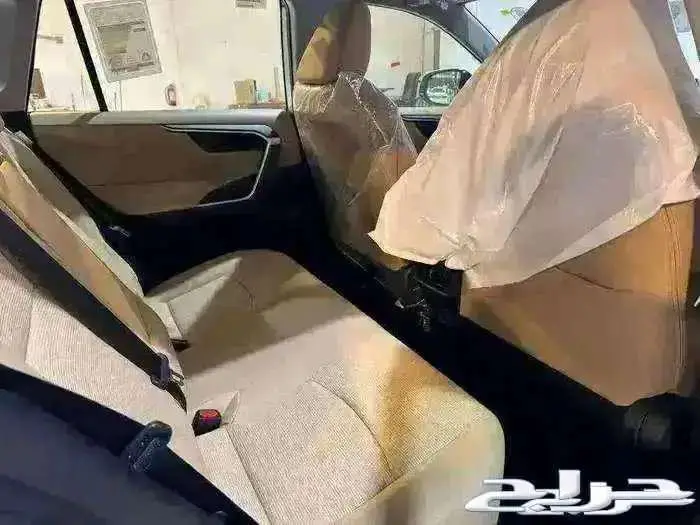 تويوتا راف فور LE دفع امامي بنزين 2025 7