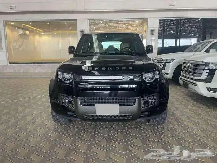 لاندروفر - ديفندر HSE V6 موديل 2025 1
