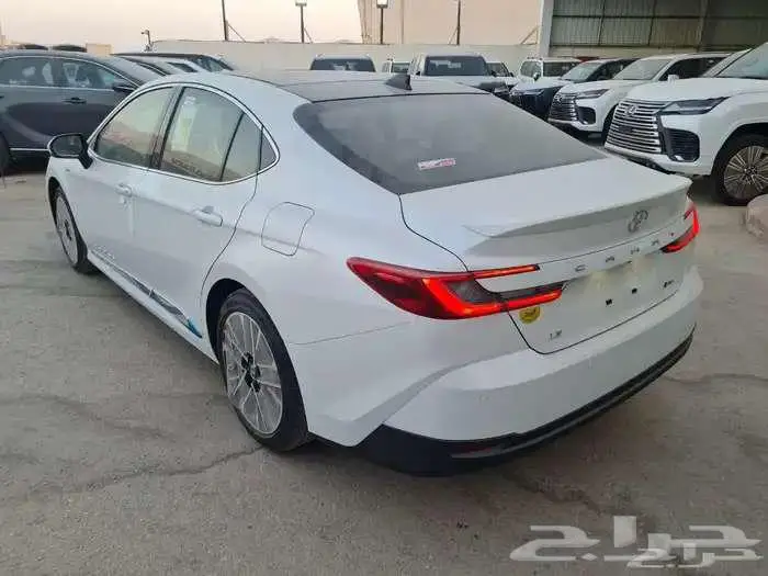 كامري ال اي هايبرد 2025 5